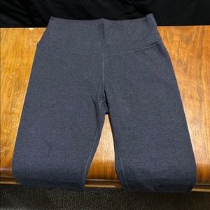 Old Navy active capris size large
